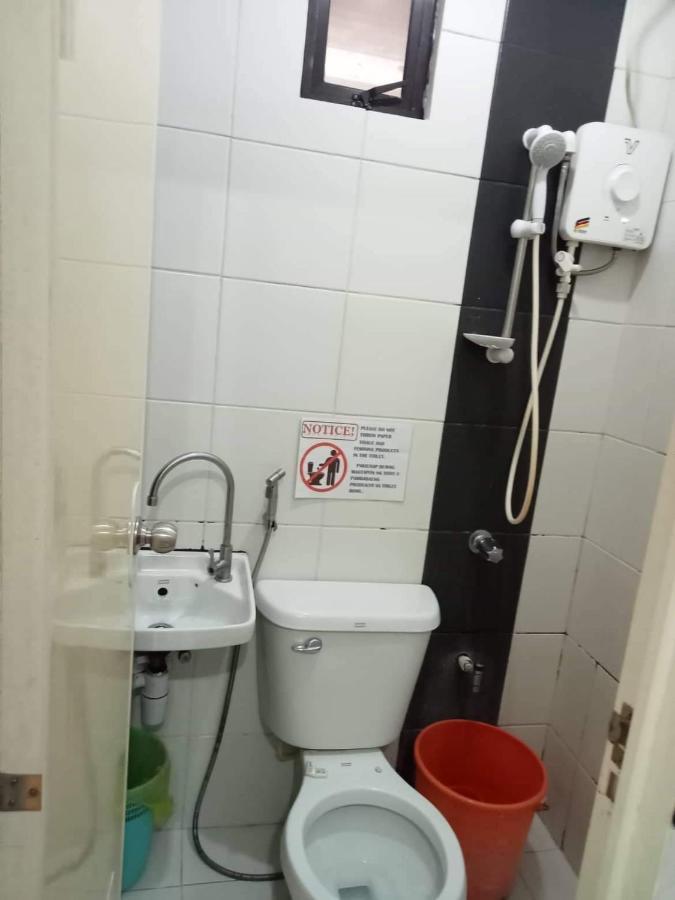 N&J Lopez Lodging House Pasay Exterior foto