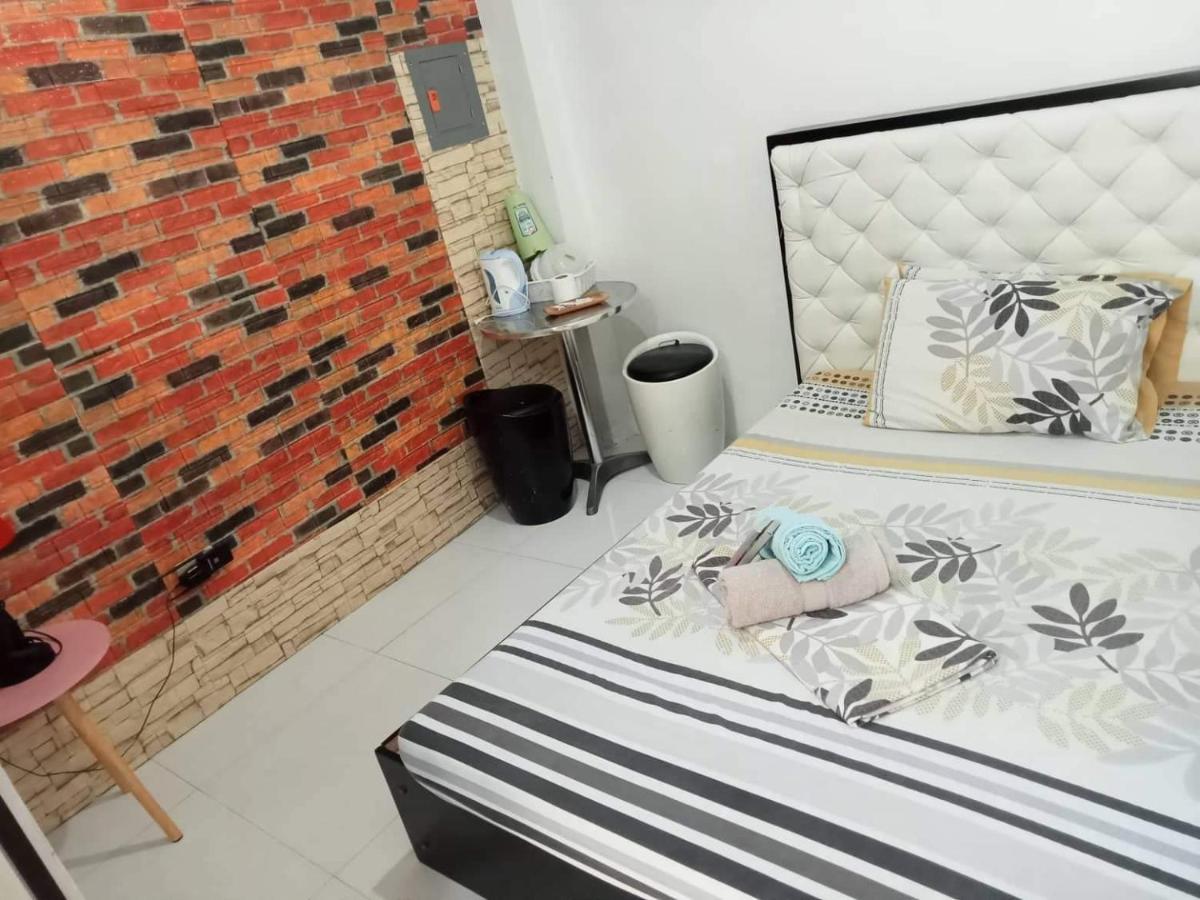 N&J Lopez Lodging House Pasay Exterior foto