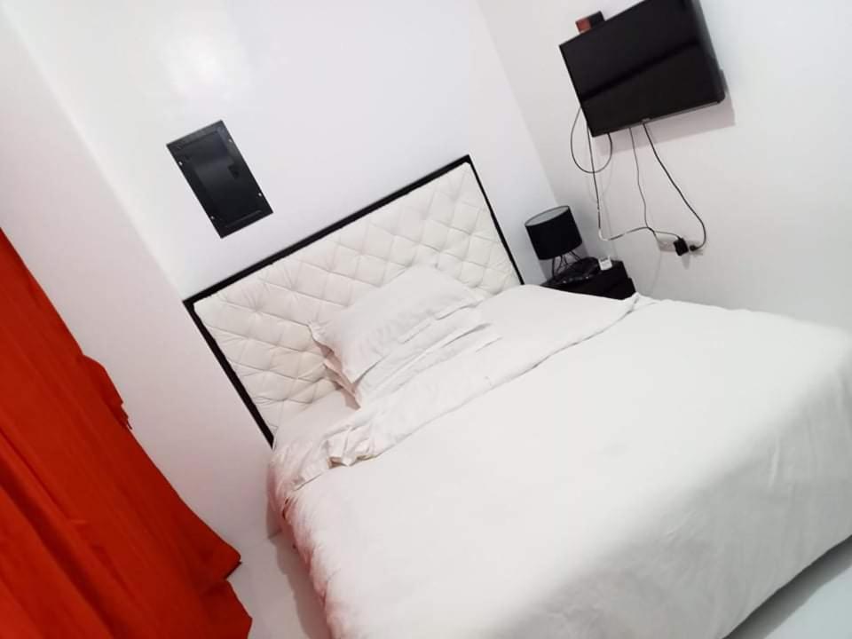 N&J Lopez Lodging House Pasay Exterior foto