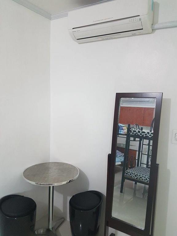 N&J Lopez Lodging House Pasay Exterior foto